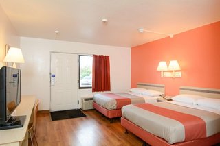 motel 6 leominster ma