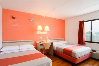 motel 6 leominster ma