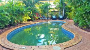 Coconut Grove Holiday Apartments,Bagot>>Alice Springs,4 star
