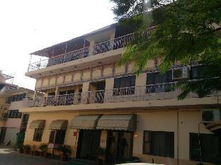 hotel nirwana palace