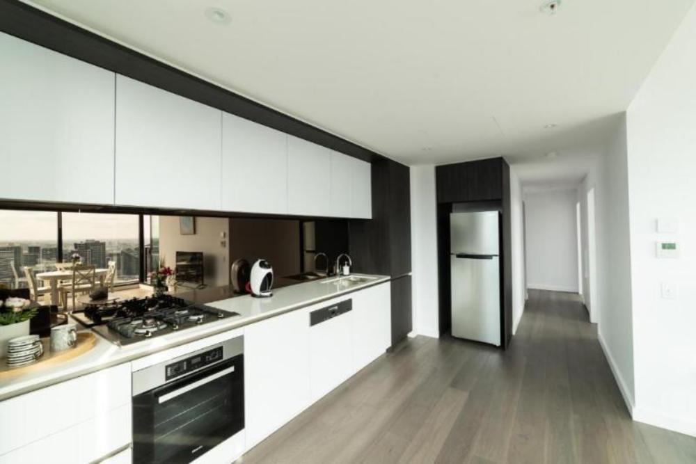 melbourne private apartments collins wharf waterfront docklands