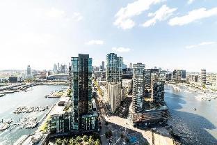 melbourne private apartments collins wharf waterfront docklands