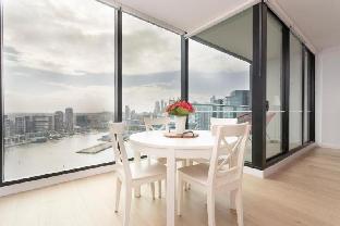 melbourne private apartments collins wharf waterfront docklands