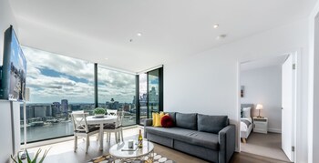melbourne private apartments collins wharf waterfront docklands