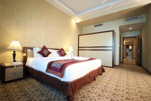 excelsior luxury apartments