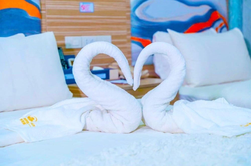 erus suites hotel boracay