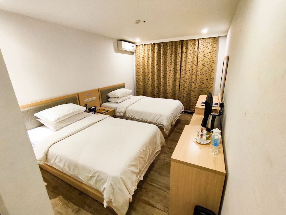 erus suites hotel boracay