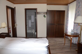 hotel restaurant lowen worb