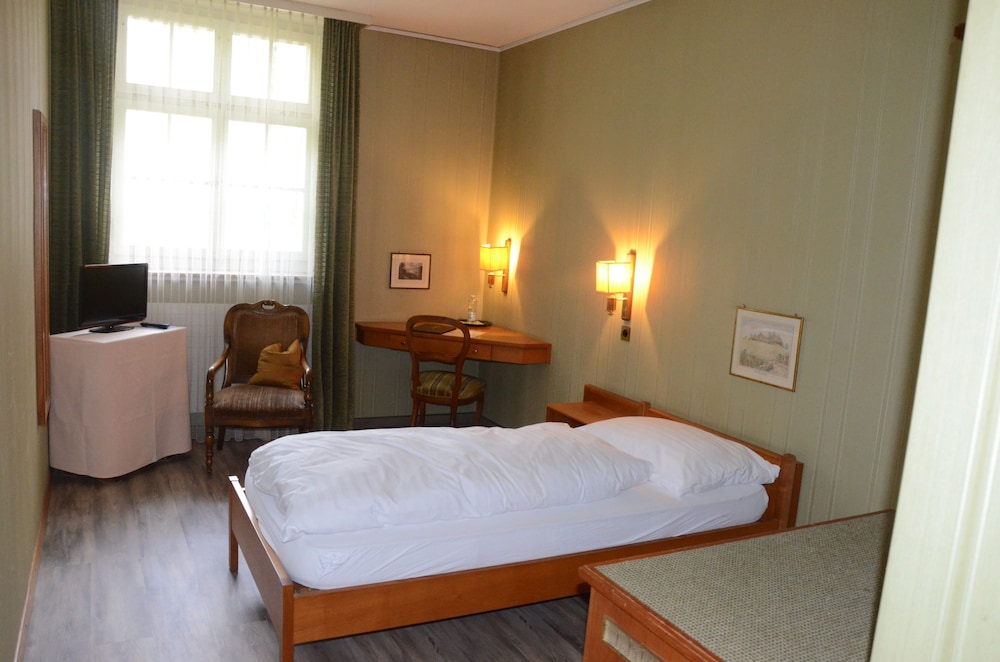 hotel restaurant lowen worb