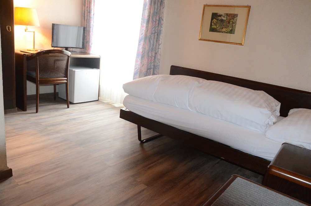 hotel restaurant lowen worb