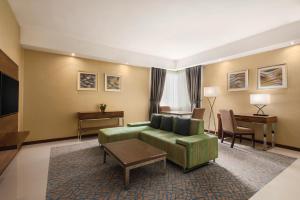Howard Johnson By Wyndham Abu Dhabi,United Arab Emirates>>Abu Dhabi,3 star