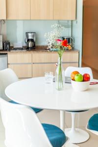 dream studios ba apartment