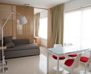 dream studios ba apartment