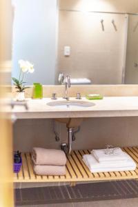 dream studios ba apartment