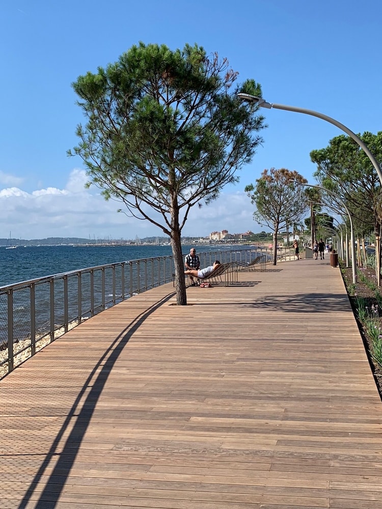la cigale varoise hyeres la plage
