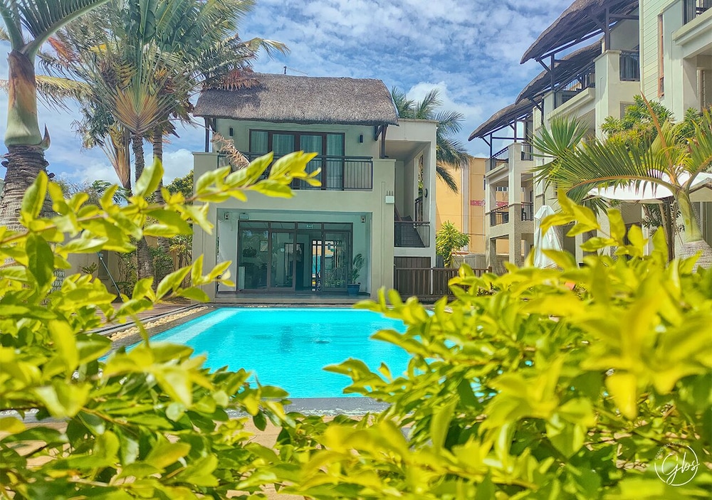 grand bay suites