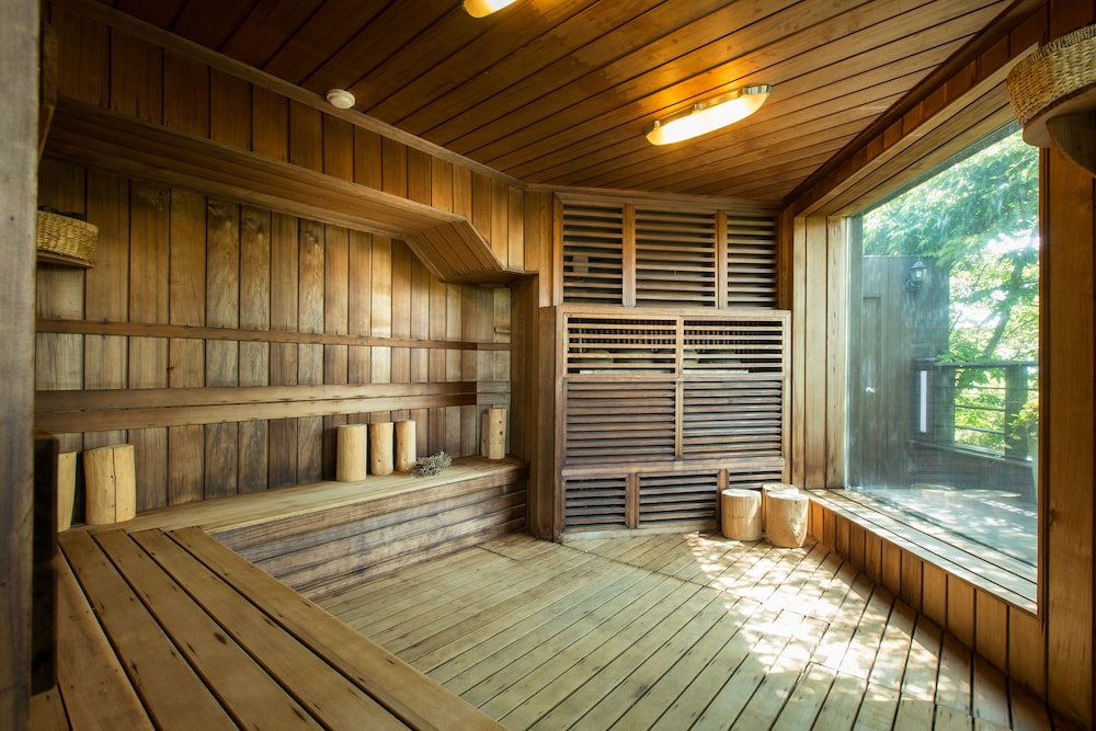 seaes hotel and resort