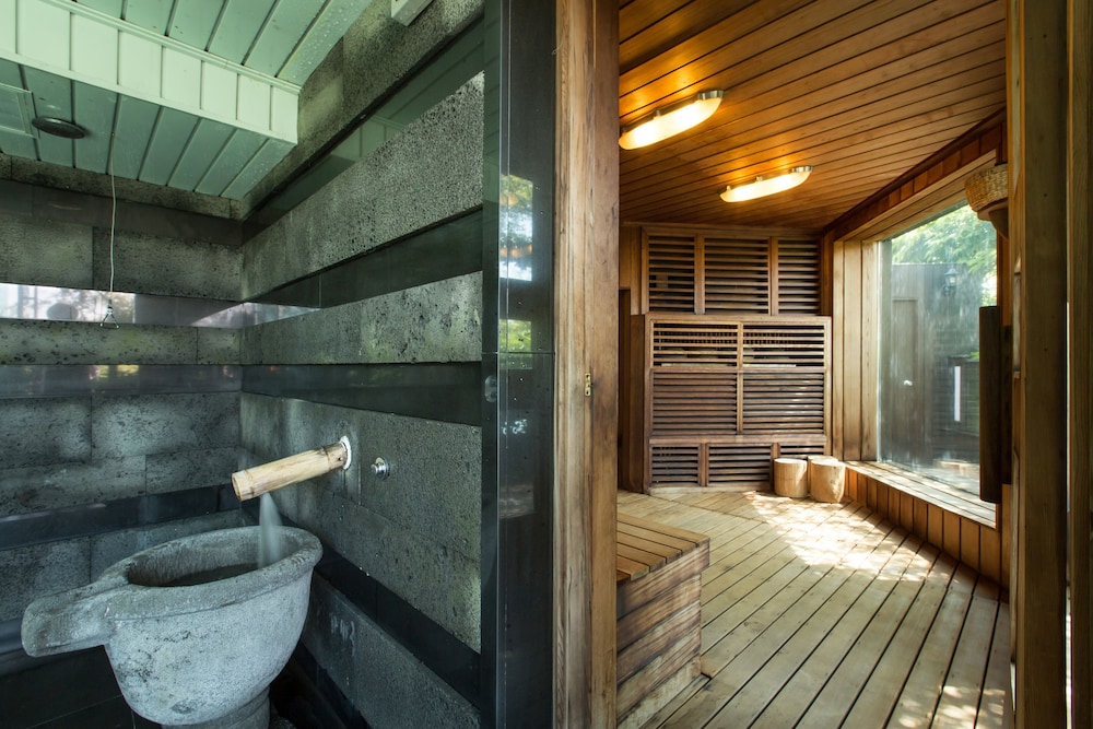 seaes hotel and resort