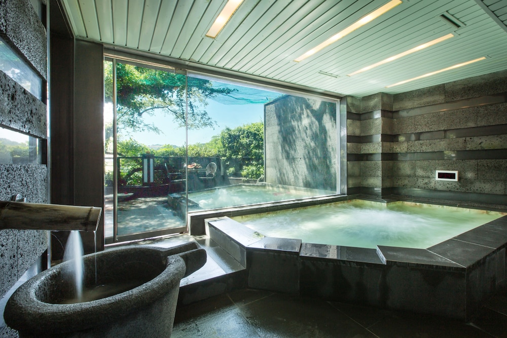 seaes hotel and resort