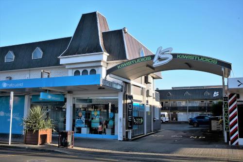 kiwi studios motel
