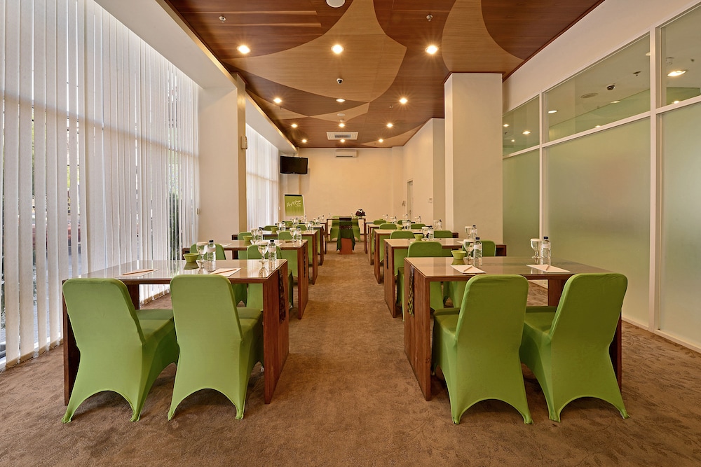 whiz hotel malioboro yogyakarta