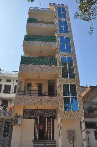 Moonlight Homestay & Hostel,Jhalana Doongri>>Jaipur,0 star