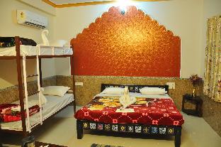 Moonlight Homestay & Hostel,Jhalana Doongri>>Jaipur,0 star