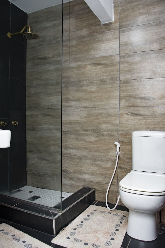 boutique vllla on the rocks