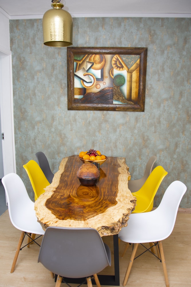 boutique vllla on the rocks