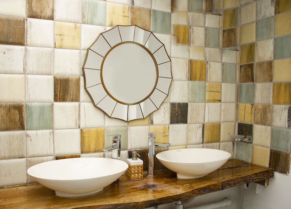 boutique vllla on the rocks