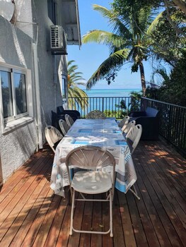 boutique vllla on the rocks