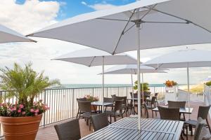 holiday inn express and suites panama city beach beachfront