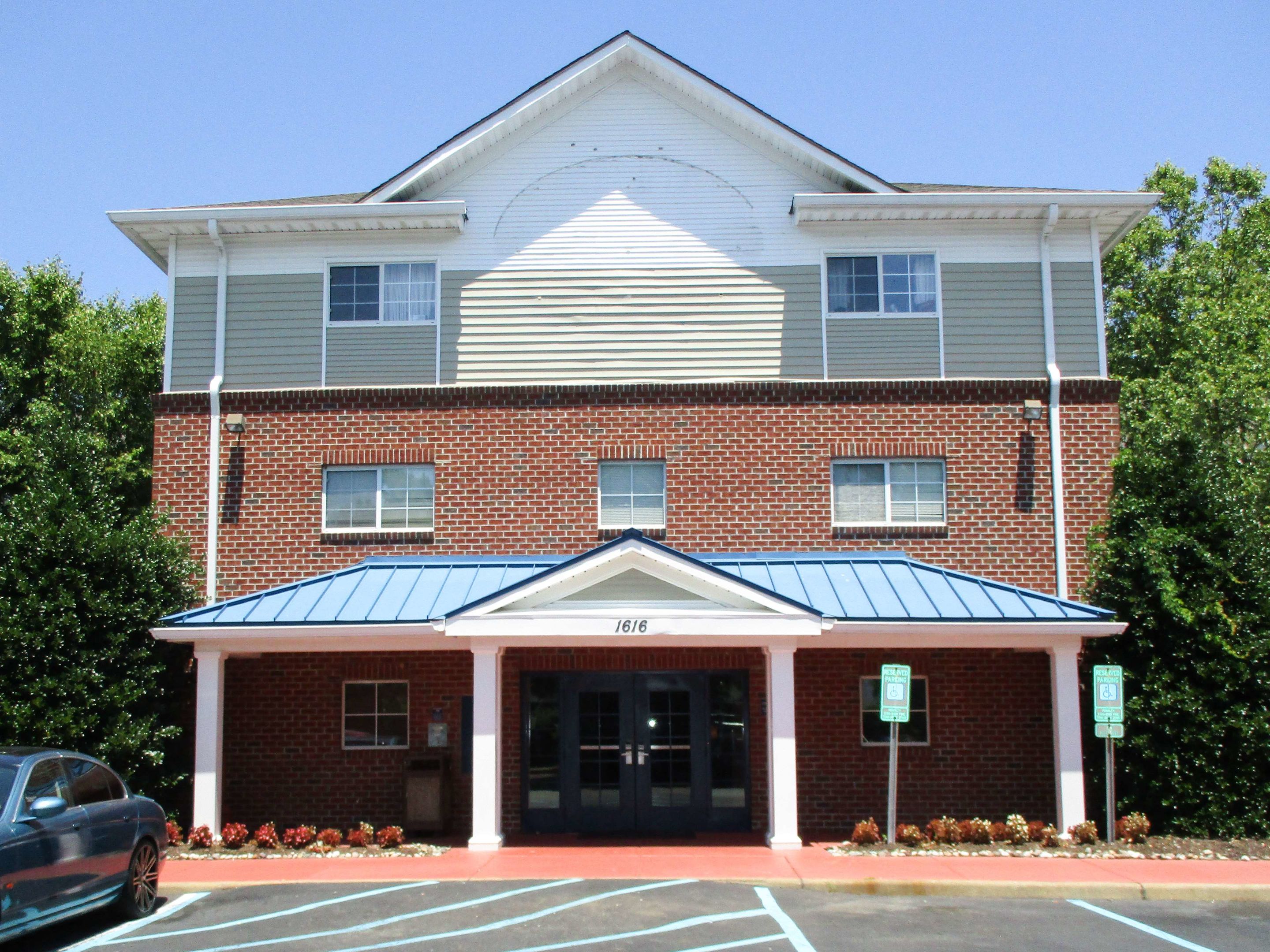 studio 6 hampton va langley afb area