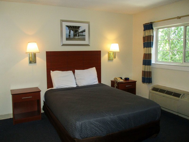 studio 6 hampton va langley afb area