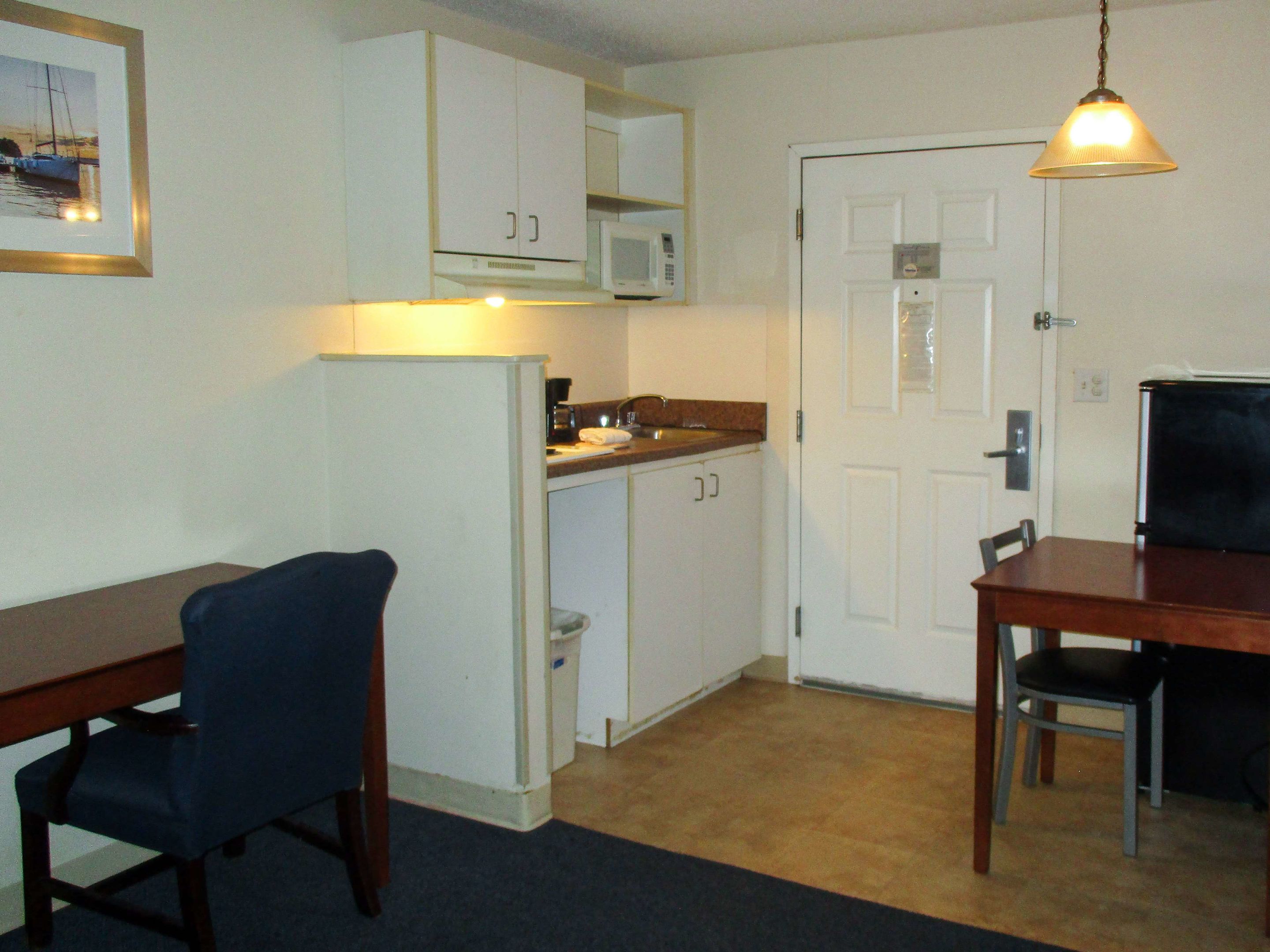 studio 6 hampton va langley afb area