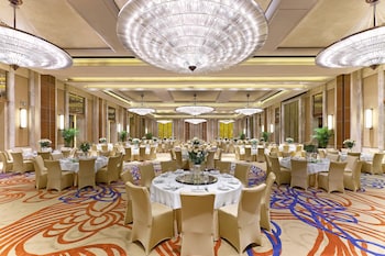 Sheraton Grand Hangzhou Wetland Park Resort,Xihu>>Hangzhou,5 star