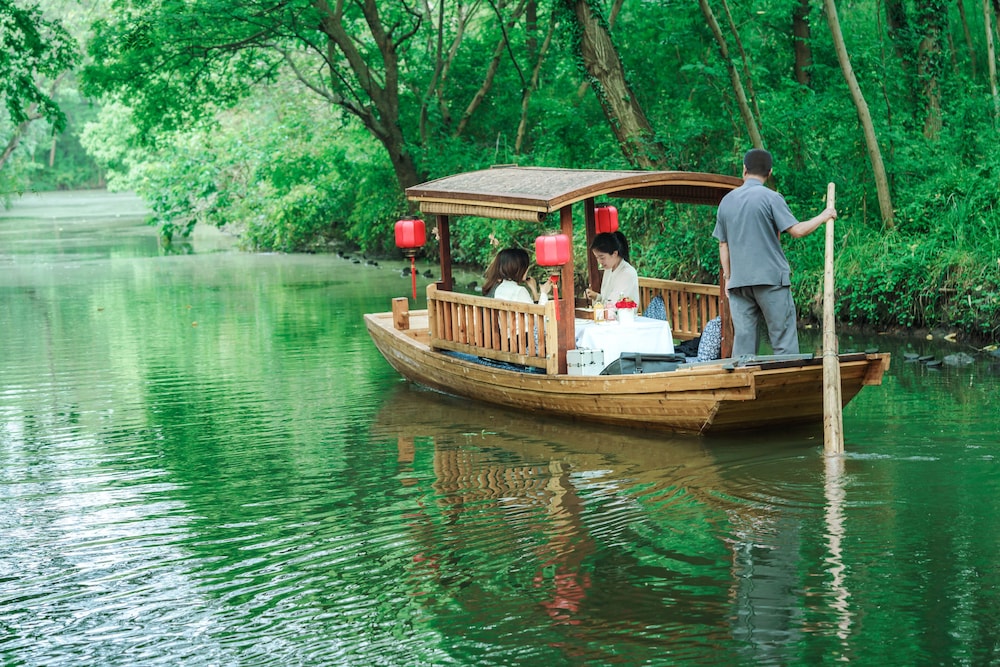 sheraton grand hangzhou wetland park resort