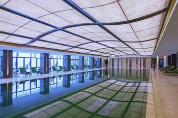 sheraton grand hangzhou wetland park resort