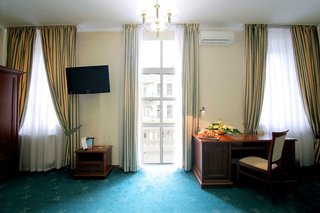 Number 21 By Dbi,Kyiv>>Kyiliv,4 star