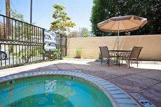 La Quinta Inn & Suites By Wyndham Ne Long Beach/Cypress,Long Beach>>Hawaiian Gardens,3 star