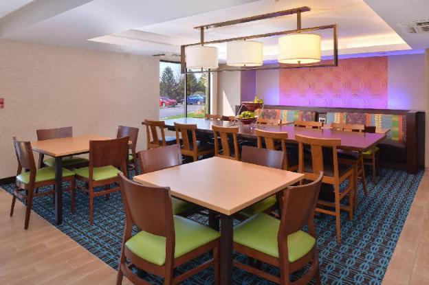 fairfield by marriott rochester henrietta university area