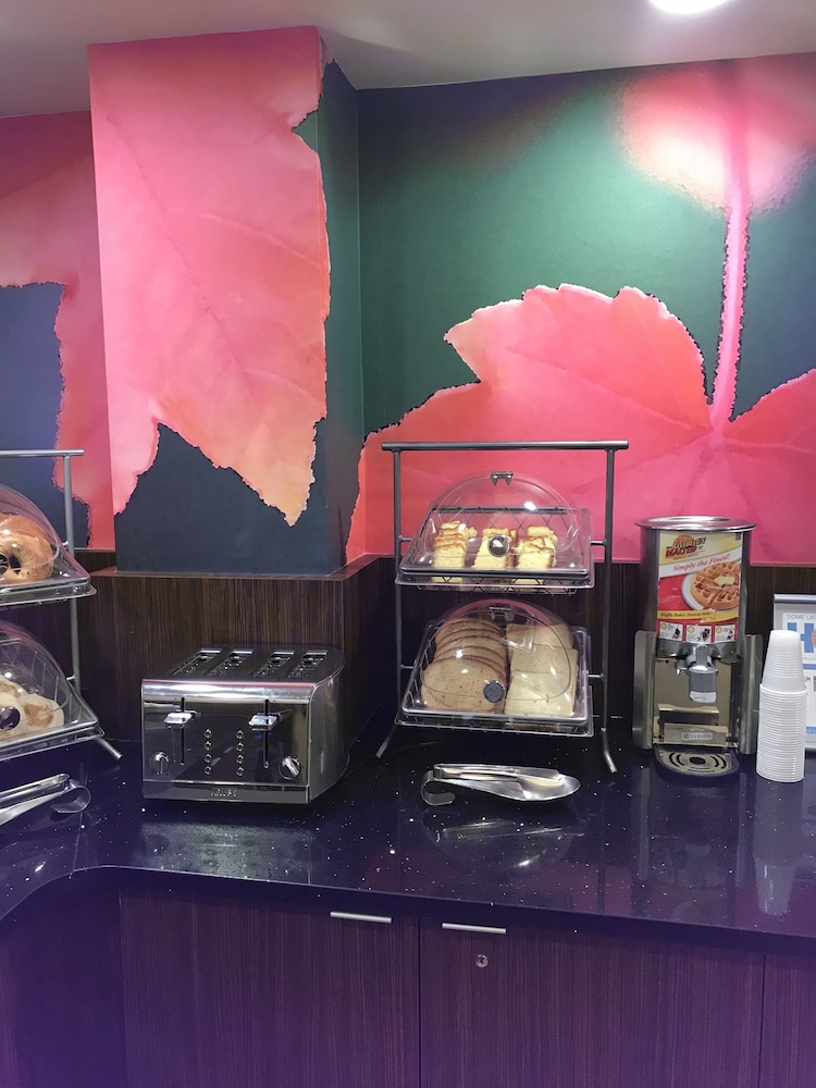 fairfield by marriott rochester henrietta university area