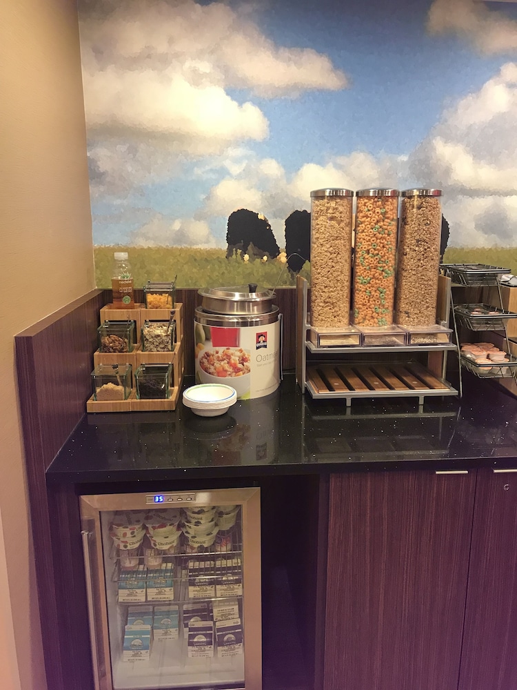 fairfield by marriott rochester henrietta university area