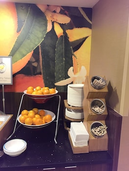 fairfield by marriott rochester henrietta university area