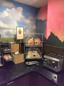 fairfield by marriott rochester henrietta university area