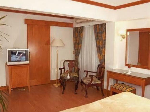 philippe luxor hotel