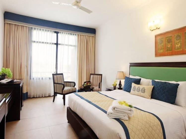 treehouse dwarka hotel and club