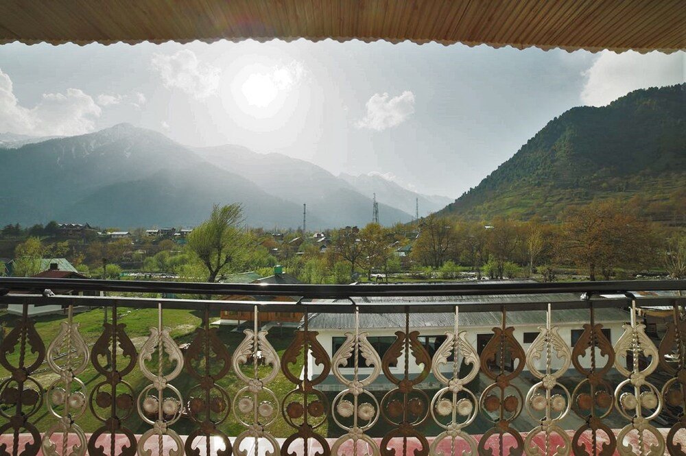 pahalgam resort and cottages