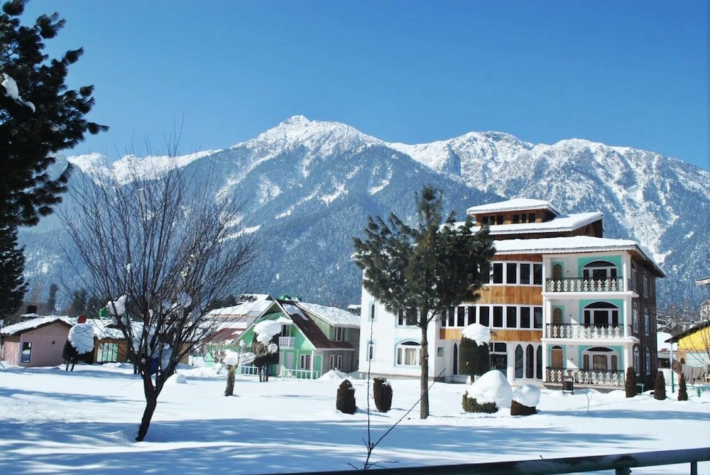 pahalgam resort and cottages
