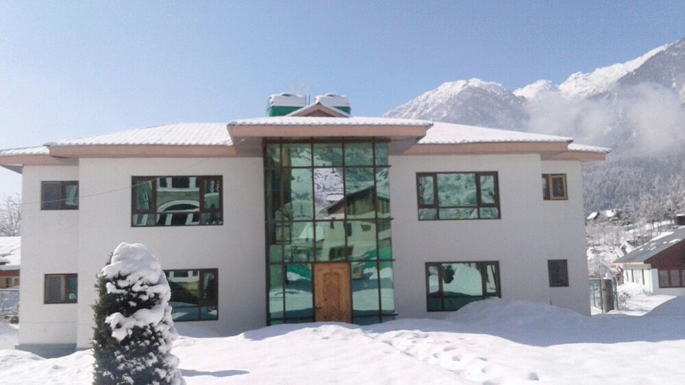 pahalgam resort and cottages